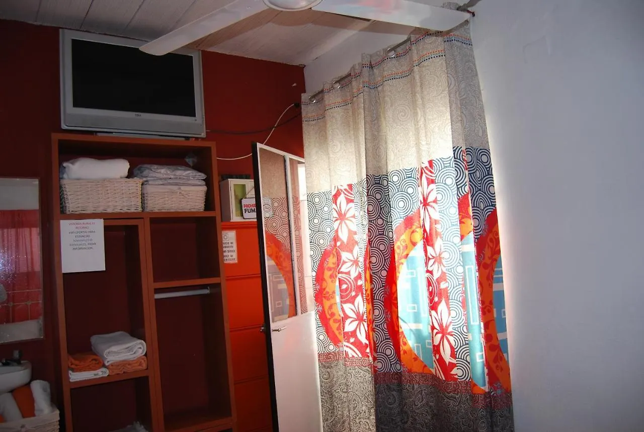 Hostal Vivienda Rural El Retorno Sevilla 0*,  España